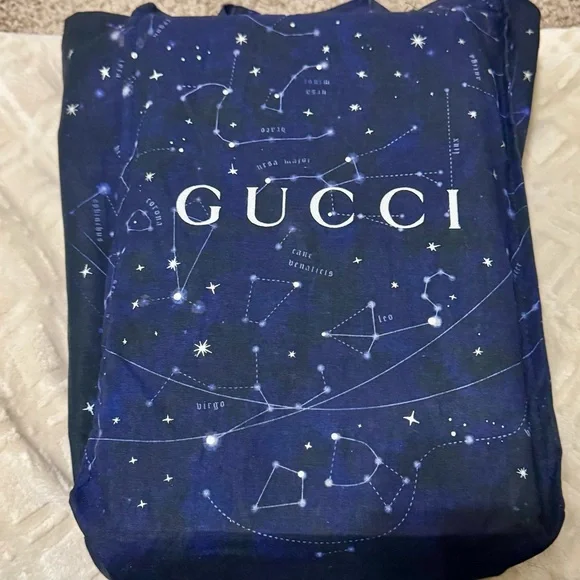 Gucci BEE Athletic Shoes - Picture 2 of 14